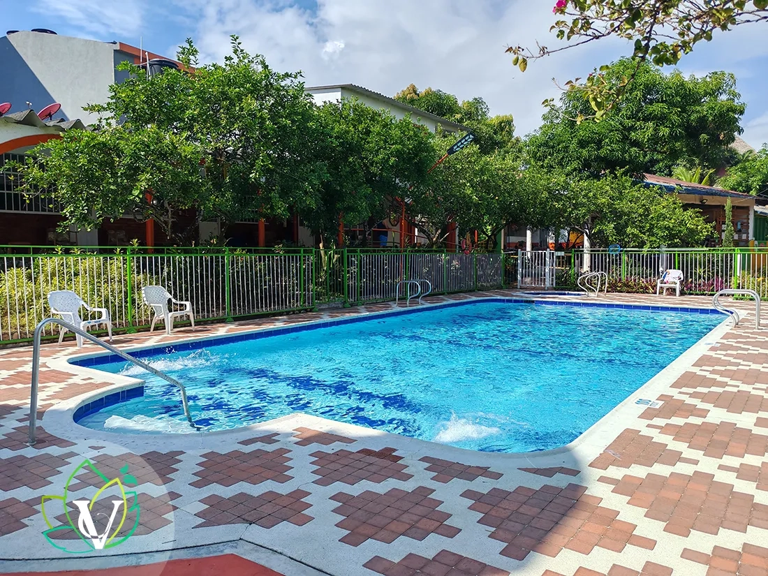 piscina VillaLuz, vista apartamentos